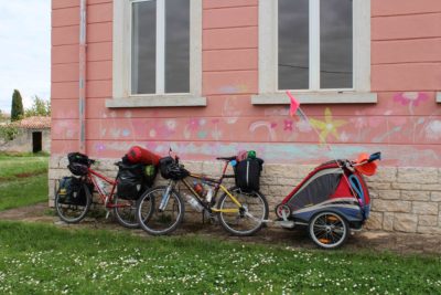 Kinder Reise Fahrrad Baltikum Fahrradtour mit Kindern- Reisen mit Kind und Fahrrad im Baltikum, Kroatien, Slowenien, Estland, Lettland- MTB & Chariot Vaude