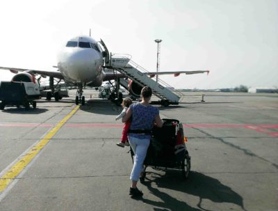 radreisen mit kinder flugzeug