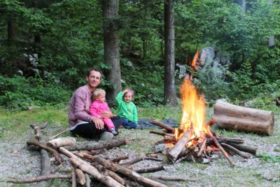 radreisen mit kindern lagerfeuer